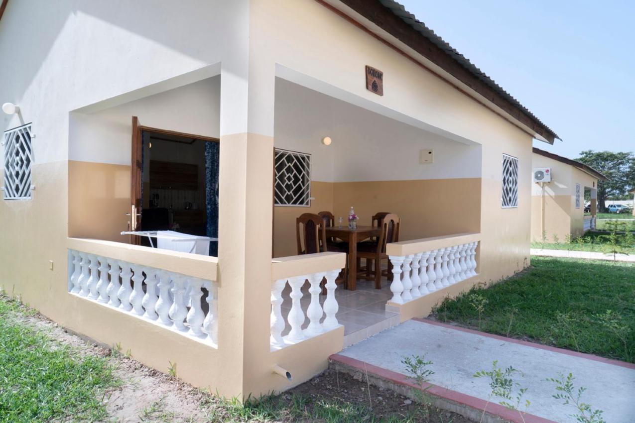 Kunta Kinteh Beach Complex Коту Екстериор снимка