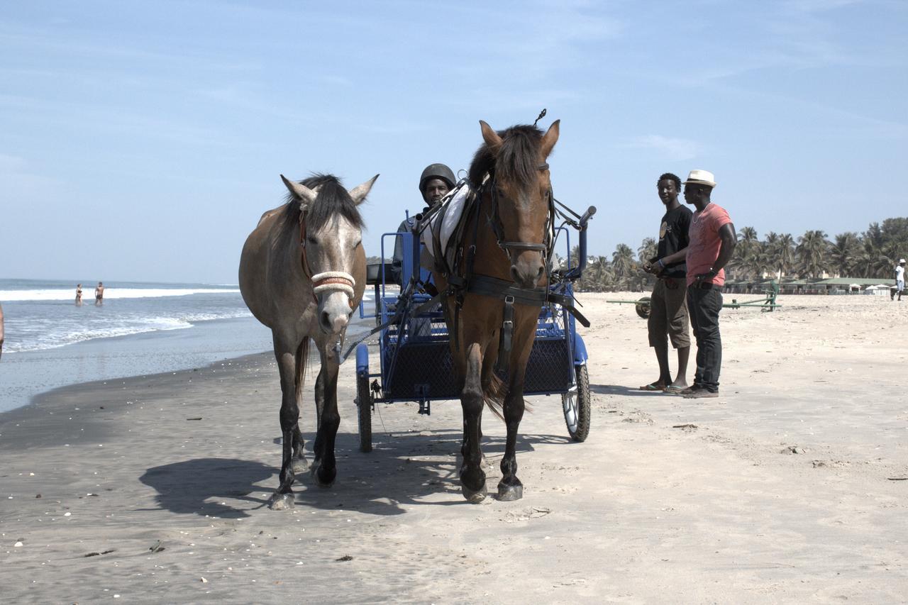 Kunta Kinteh Beach Complex Коту Екстериор снимка