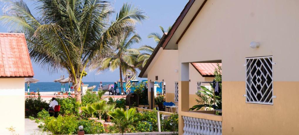 Kunta Kinteh Beach Complex Коту Стая снимка